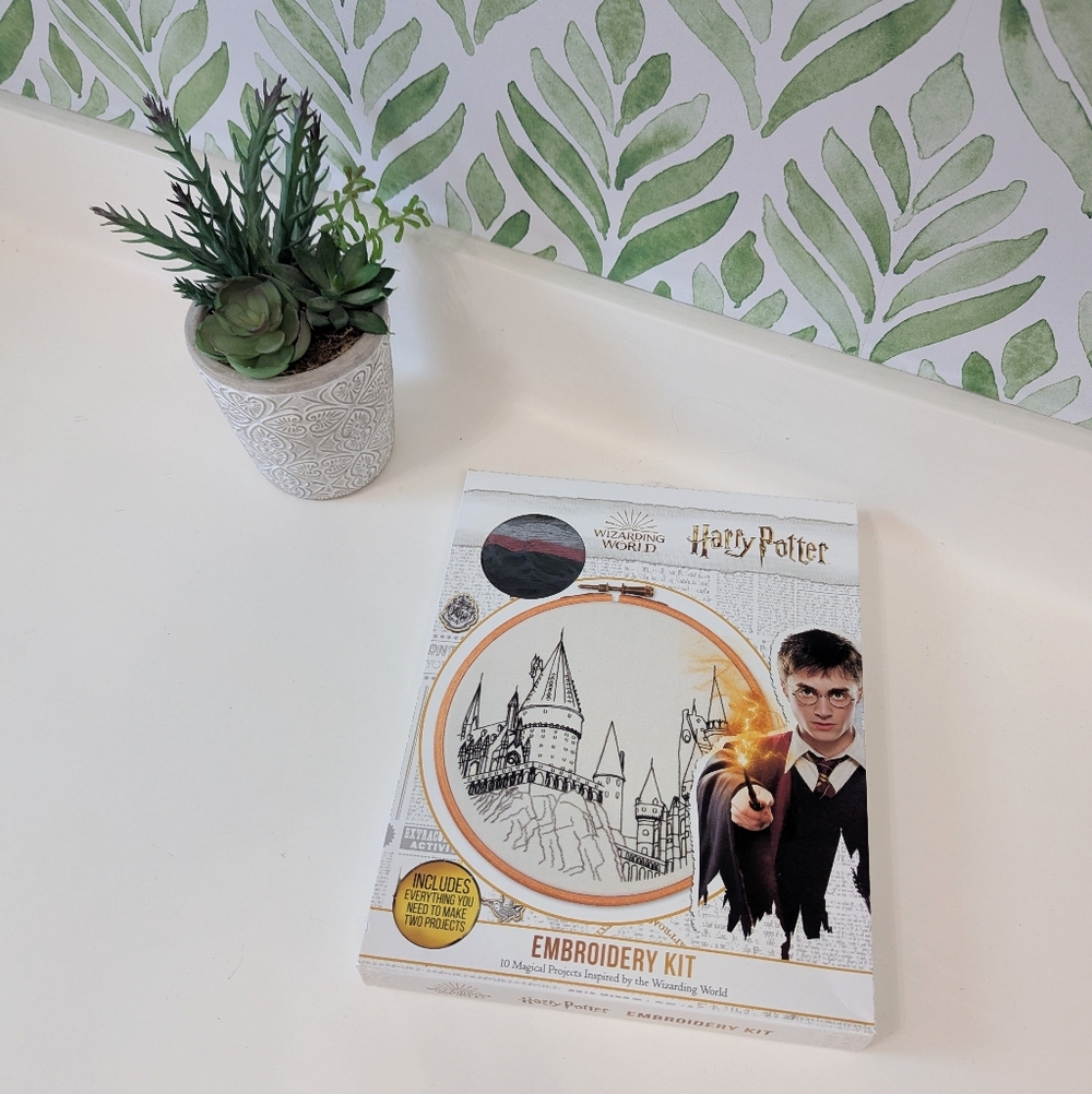 Harry Potter Embroidery Kit - White with Gold Accent NWOT